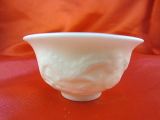 Chinese Porcelain Superior Quality White Tea Bowl Dragon Carvingcb3w photo