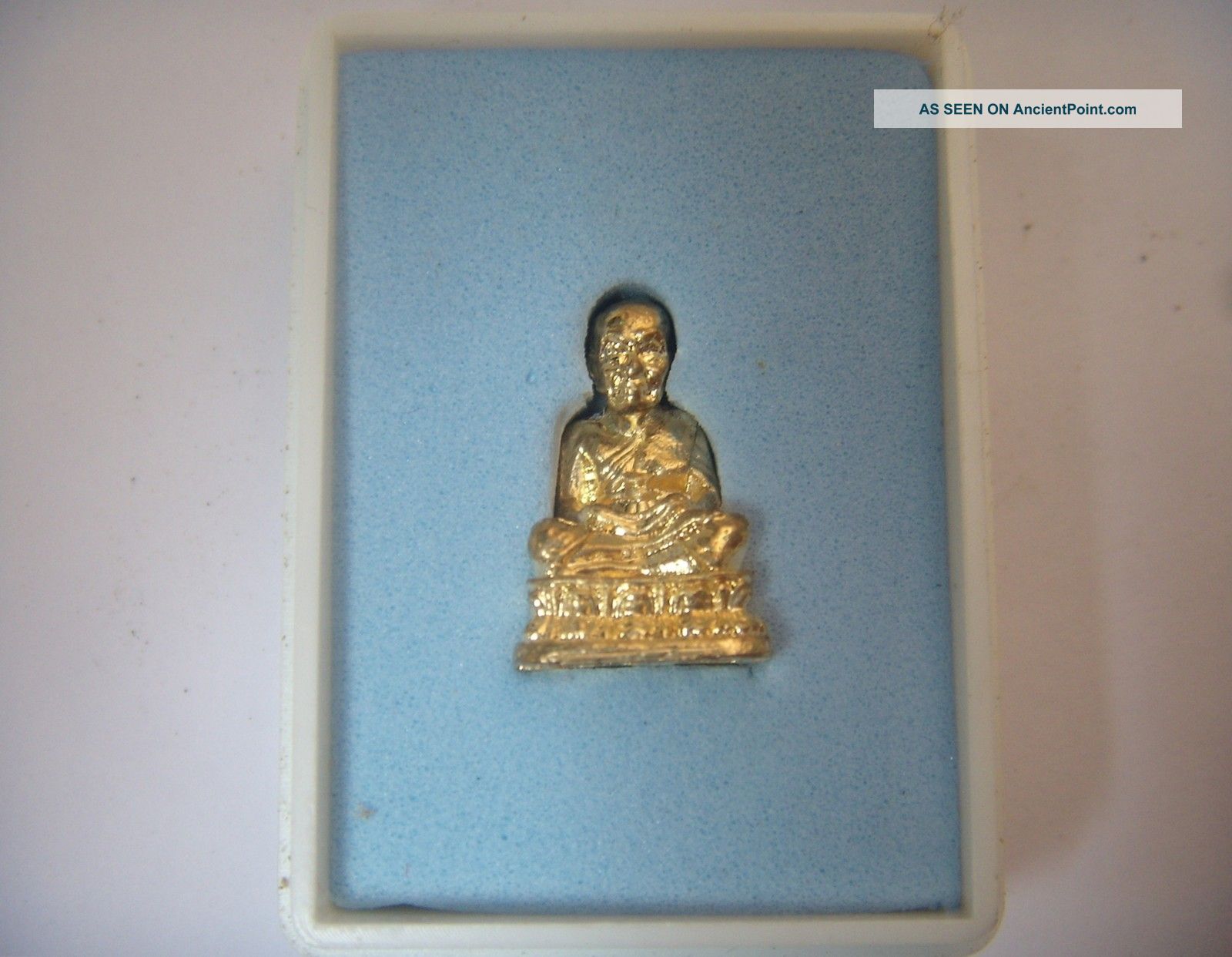 Lp Tuad : Wat Saohai : Rumrui Nguen Thong Collection : Thai Holy Monk ' S Pendant Amulets photo