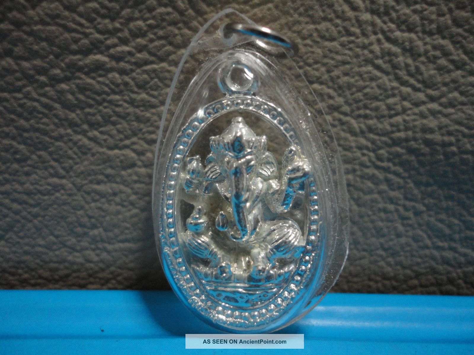 Lord Ganesh Hindu Bring Wealth Success Amulet Pendent Amulets photo