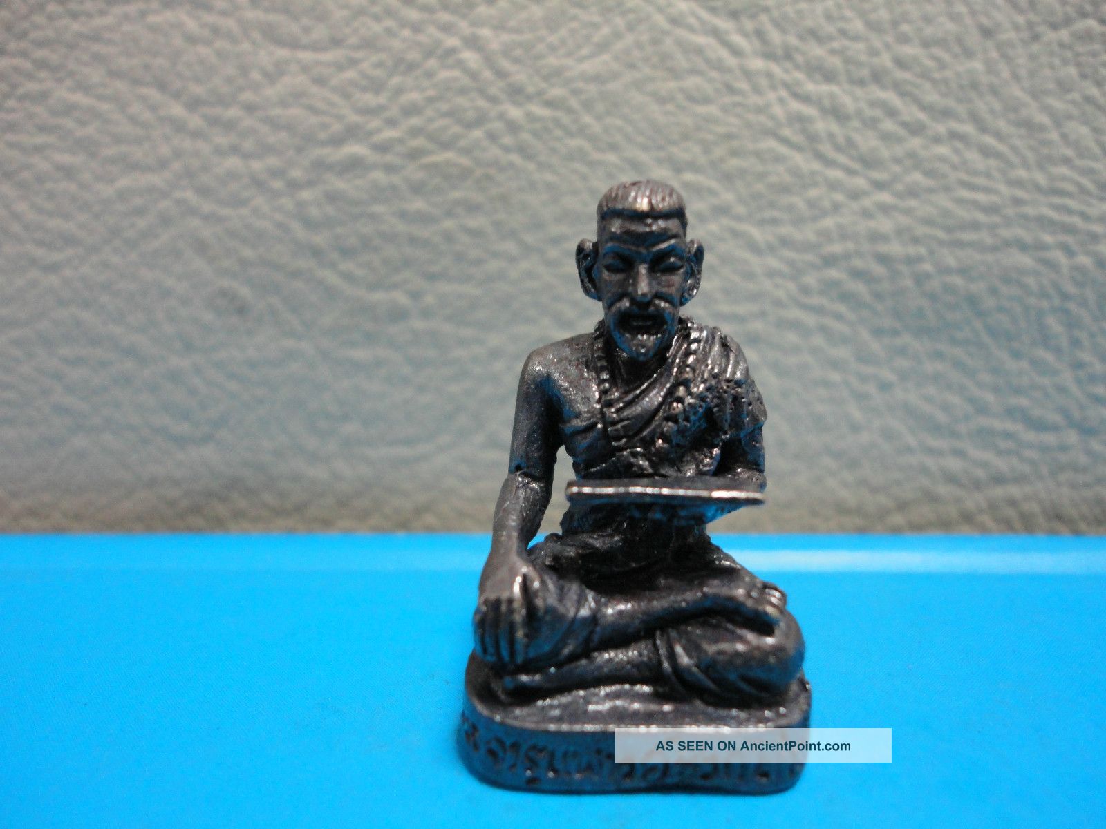 Lp Rusri Healthy Knowledge Lucky Charm Thai Amulet Amulets photo