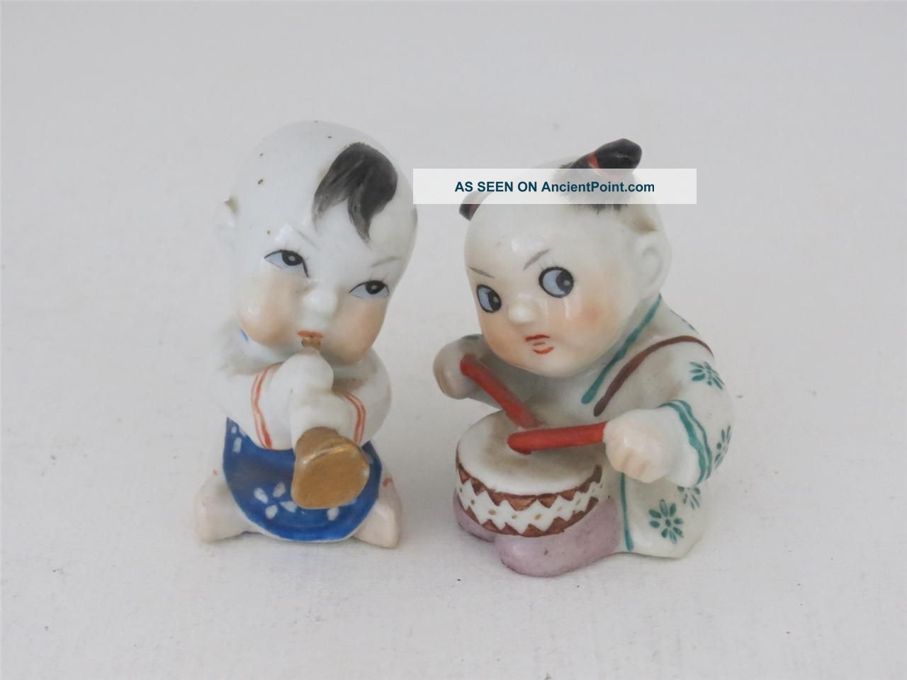 Vintage Pair Of Chinese Ceramic Children Playing Musical Instruments Porcelain photo