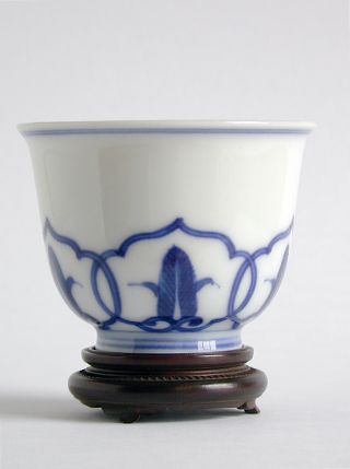 Fine Chinese Qing Blue + White Porcelain Wine Cup W/ Chenghua Ming Mark photo