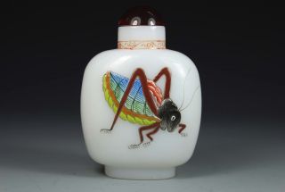 Chinese Old Coloured Glaze Wonderful Handwork Painting Cricket Snuff Bottle photo