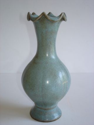 Chinese Celadon Glaze Porcelain Vase With Petal Top Rim photo