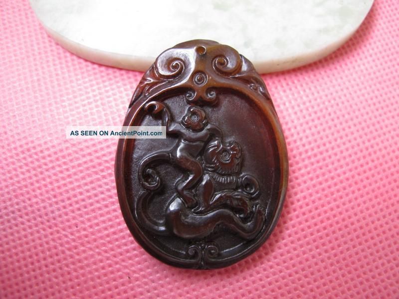China Folk Classical Jade Stone Carve Auspicious Lucky Monkey Pendant 229 Reproductions photo