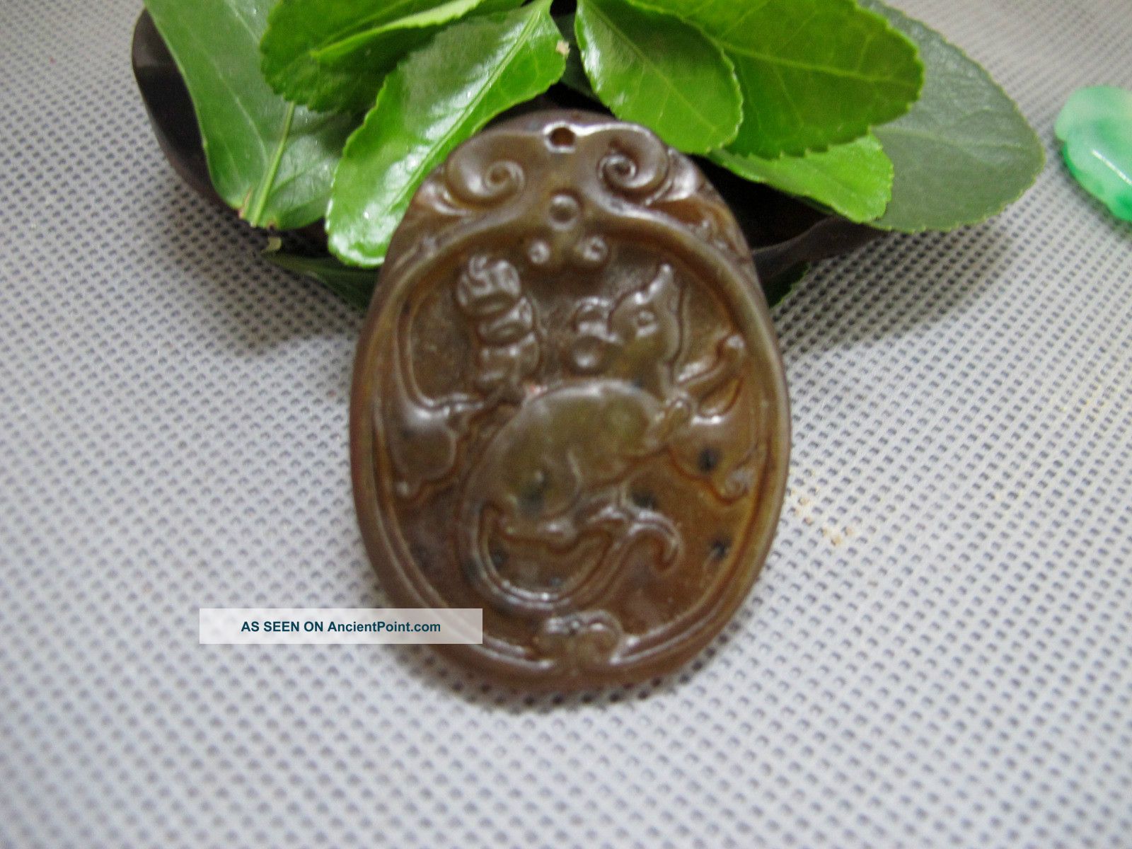 China Classical Jade Stone Hand - Carved Lucky Mouse Zodiac Animal Pendant 192 Reproductions photo