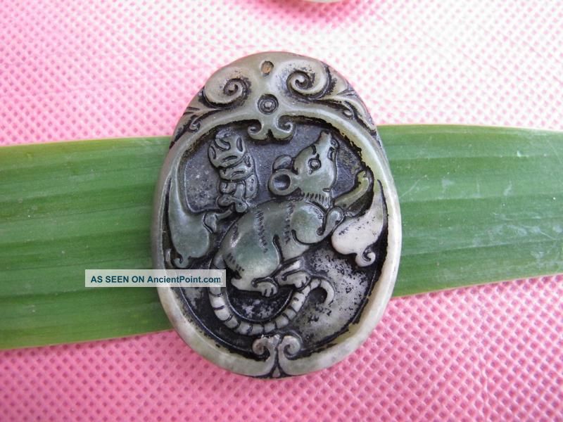 Tibet Folk Classical Jade Stone Carve Auspicious Mouse Pendant 362 Reproductions photo