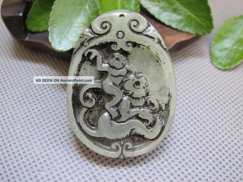 China Folk Classical Jade Stone Carving Lucky Two Monkeys Pendant 091 Reproductions photo