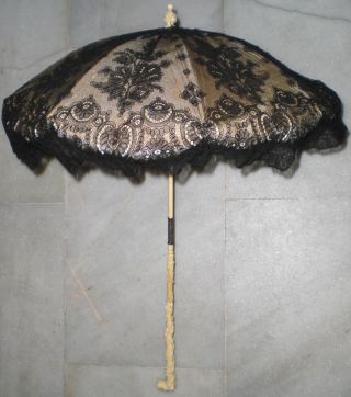 ·mar· Chinese Umbrella,  19th Century,  Silk & Chantilly,  Magnificent Carving photo
