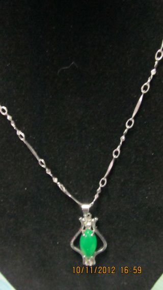 Fancy Gift Chinese Necklace/pendant Bottle Shape photo