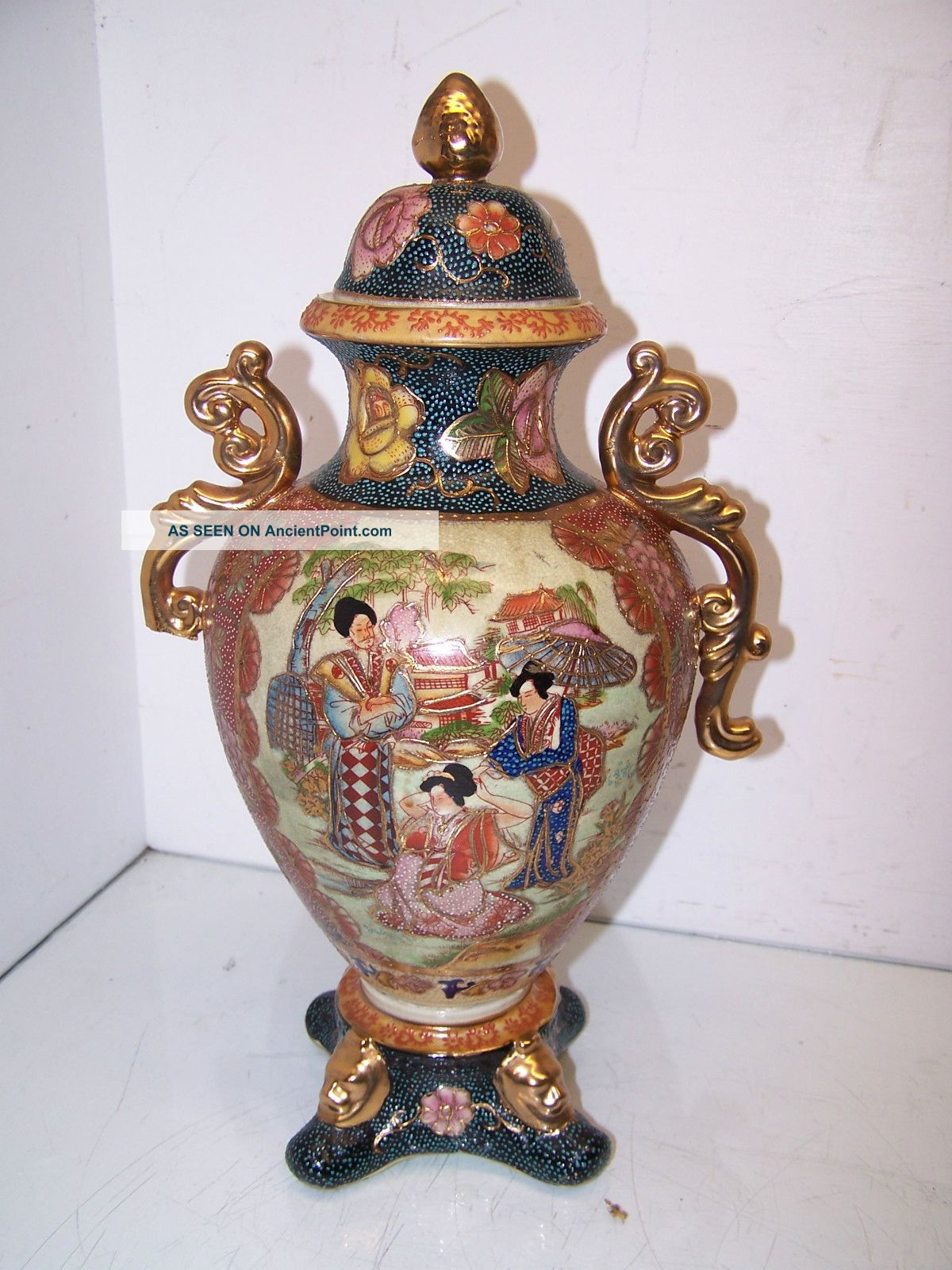 Antique Chinese Gold Porcelain Famille Vase Vases photo