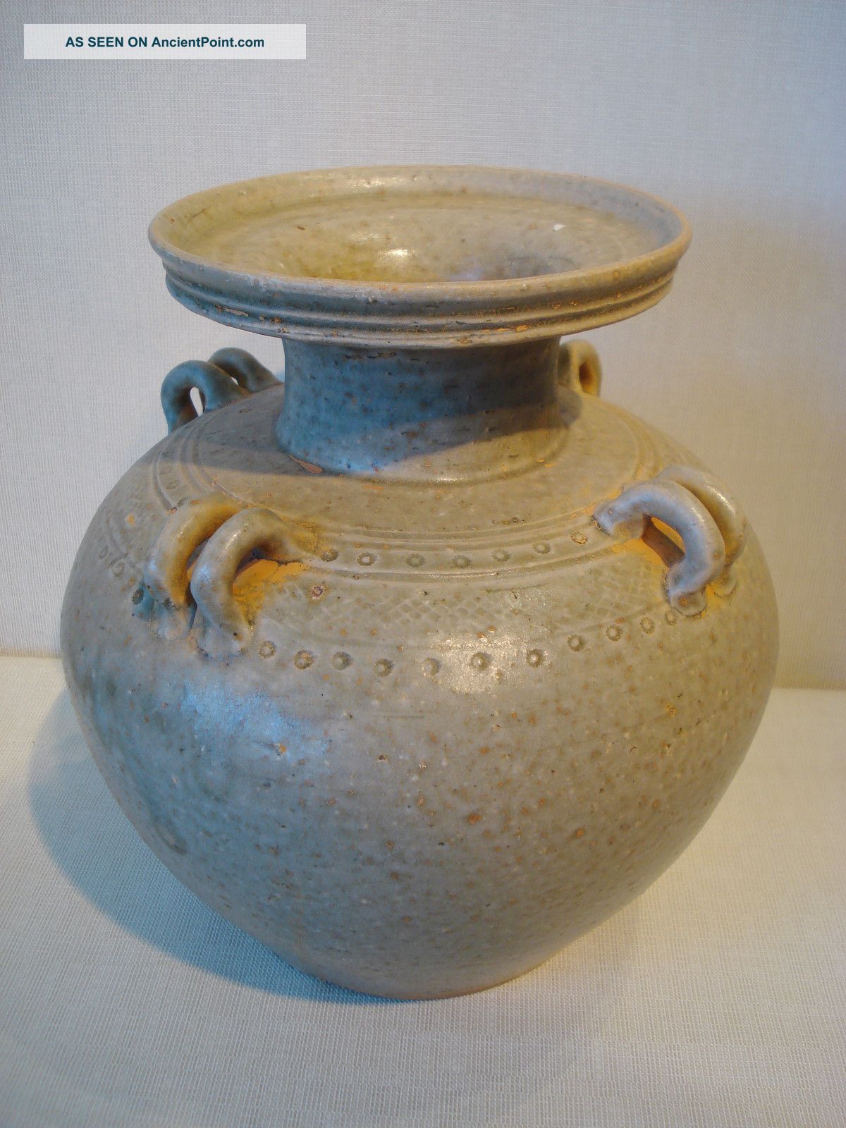 Chinese Celadon Vase.  Y Must See Vases photo
