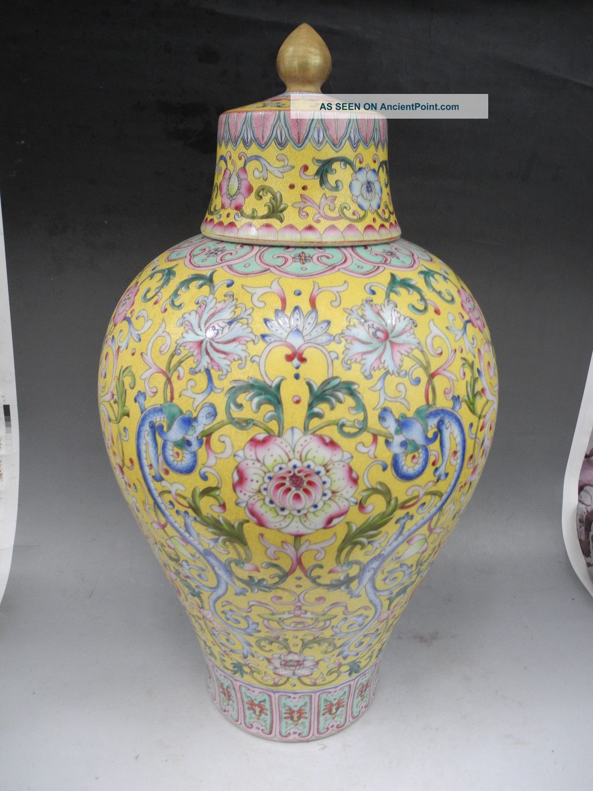 Chinese Famille Rose Gilt Porcelain Vase Vases photo
