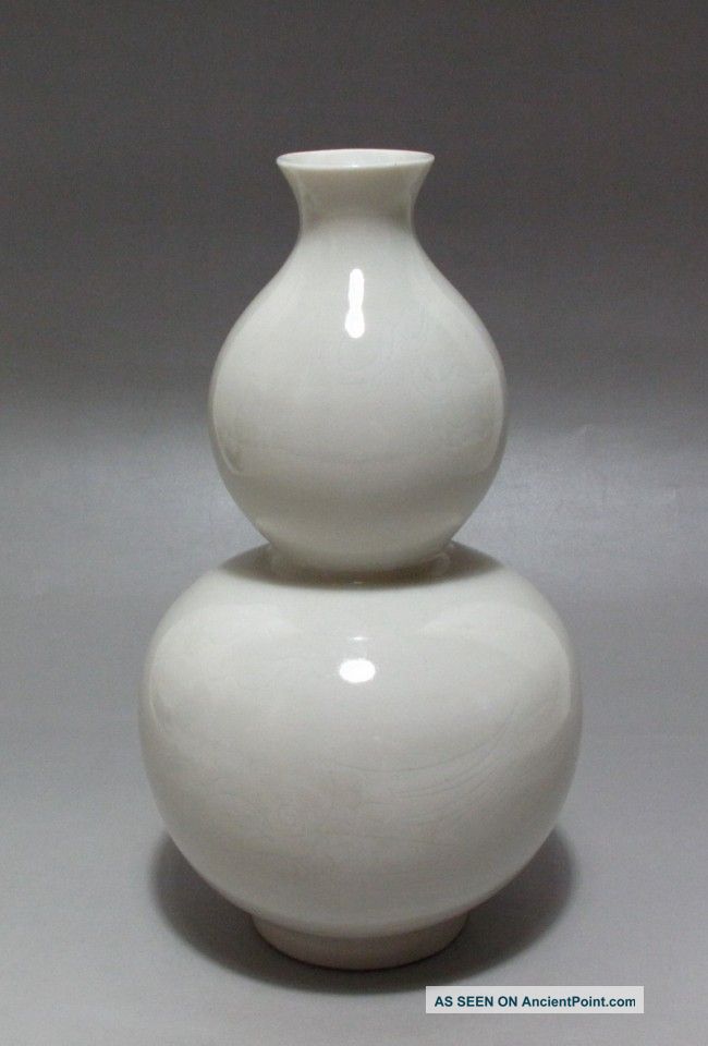 Unusual Chinese White Porcelain Carved Phoenix Gourd Vase Vases photo