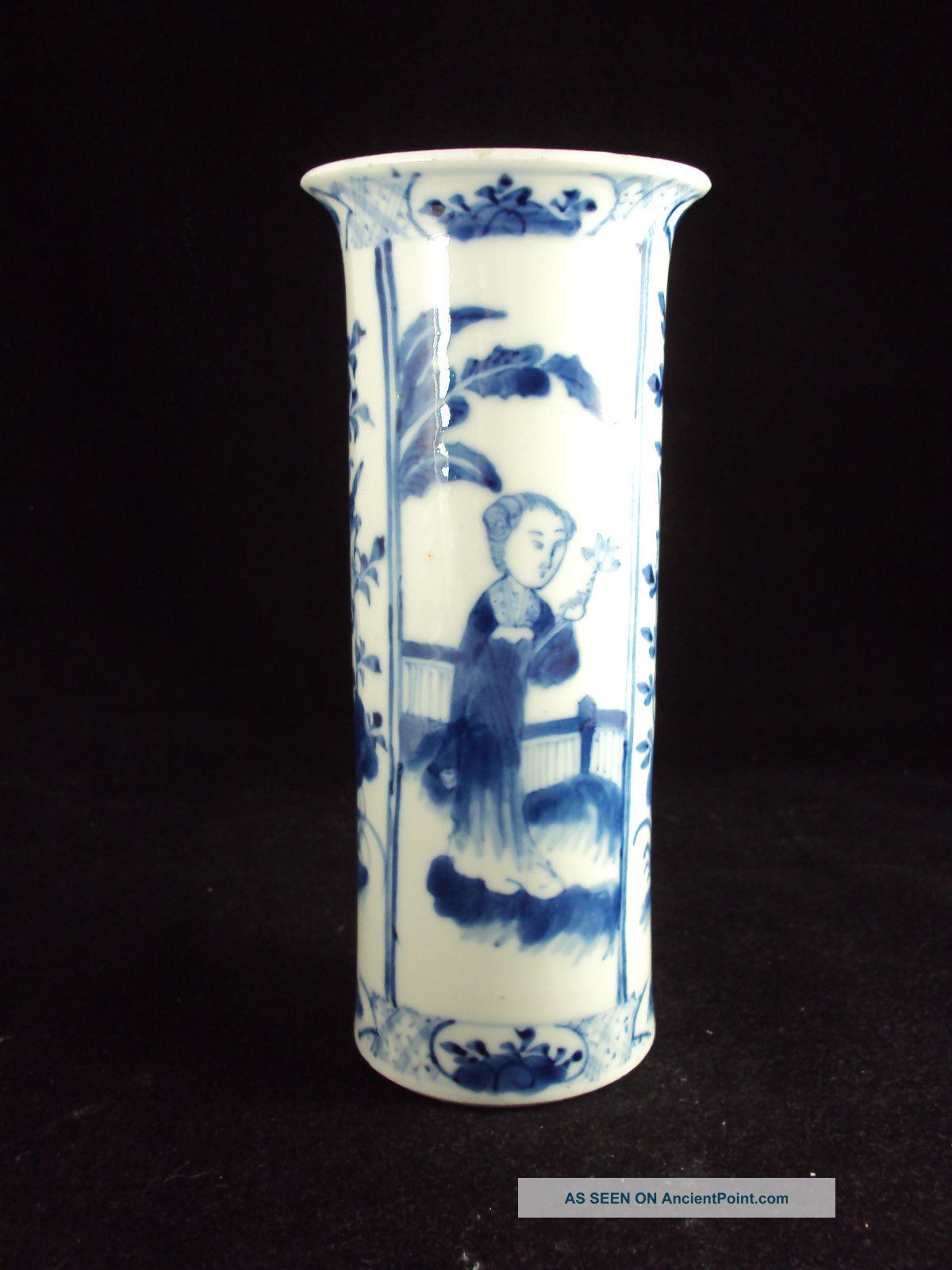 A Chinese Porcelain Vase,  Kangxi Decoration,  Chinese Ladies Vases photo