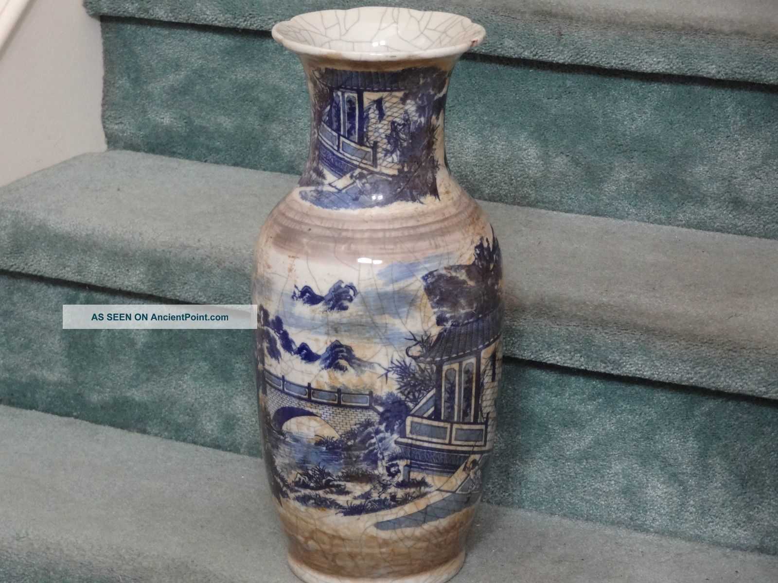 Kangxi - Antique Chinese Hand Painted Porcelain Vase Vases photo