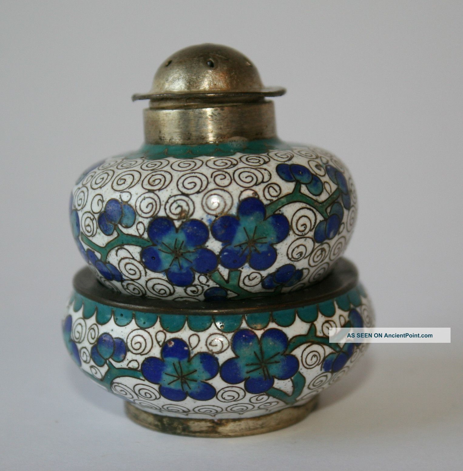 Cloisonne Salt & Pepper Set - White Background With Blue Flowers Other photo