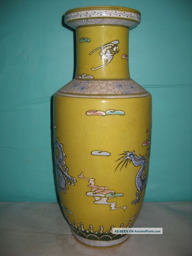Rare 18c Yellow Chinese Porcelain 2 Dragon Vase Vases photo