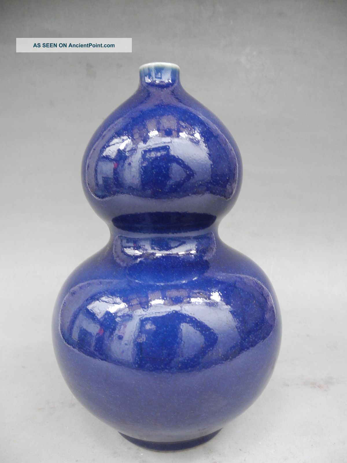 Chinese Blue Glaze Porcelain Gourd Vase Vases photo