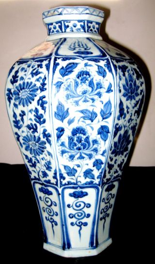Antique Chinese Porcelain Octagon Blue And White Flower Vase photo
