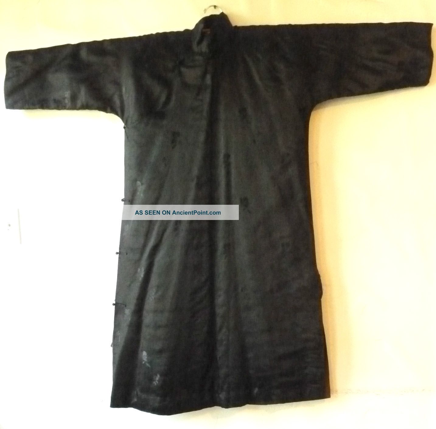 Antique Chinese Black Silk Robe With Silk Padding,  Small Robes & Textiles photo