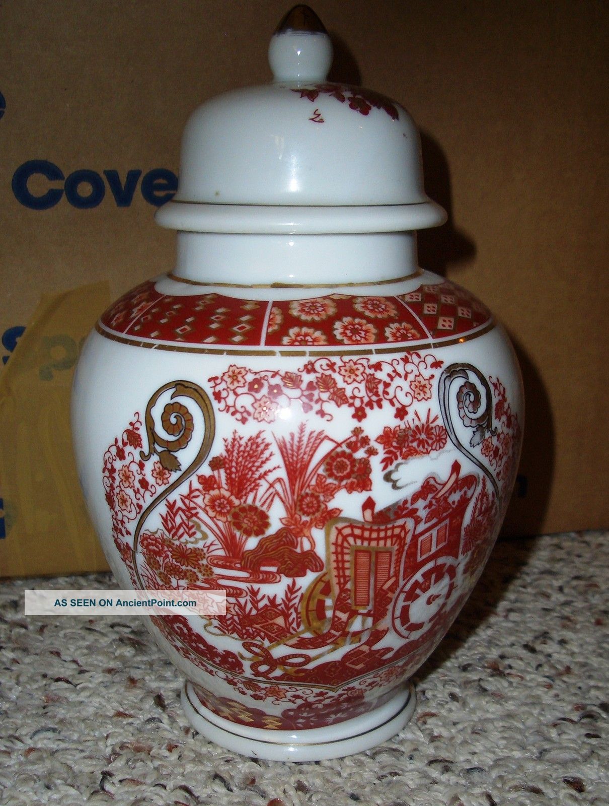 Porcelain Vintage Chinese Vase Vases photo