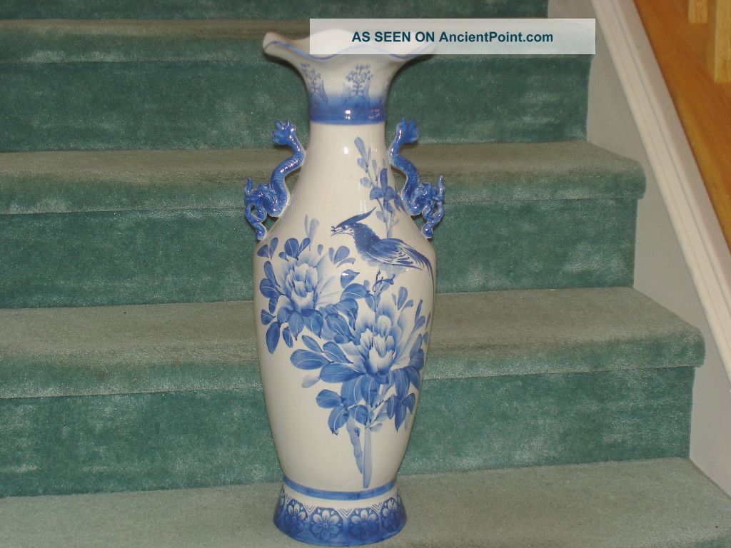 Chinese Antique Blue/white Qianlong Vase Vases photo