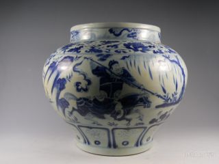 A Large Fine Chinese Blue And White Porcelain Jar Pot photo