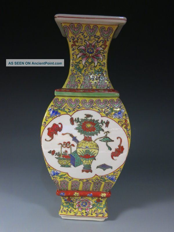 A Stunning Chinese Famille Rose Porcelain Vase Vases photo