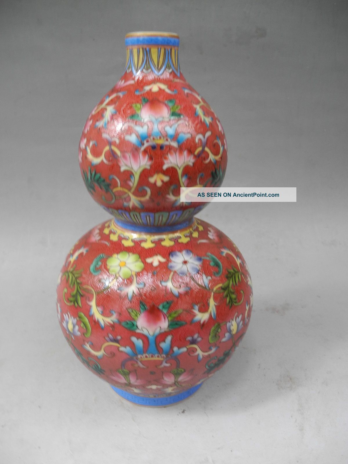 Chinese Famille Rose Gourd Porcelain Vase Vases photo