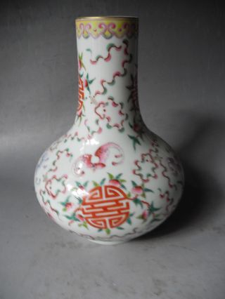 Chinese Famille Rose Gilt Bat Peach Porcelain Vase photo