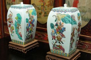2 Rare Vintage Chinese Porcelain Jars A+ Condition photo