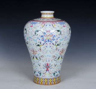 Vintage Famille Rose Porcelain Flower Vase Of Chinese Antique Qing Dy 18th photo