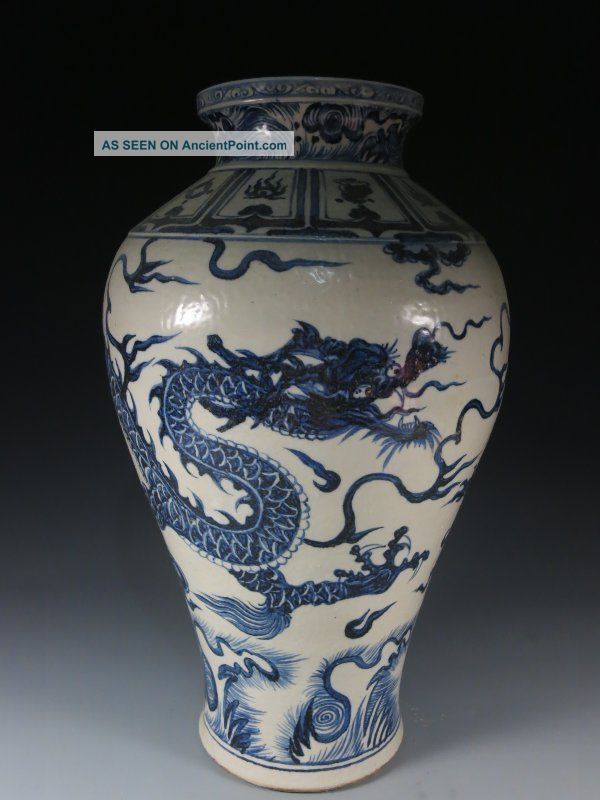 A Stunning Chinese Blue And White Porcelain Dragon Vase Vases photo
