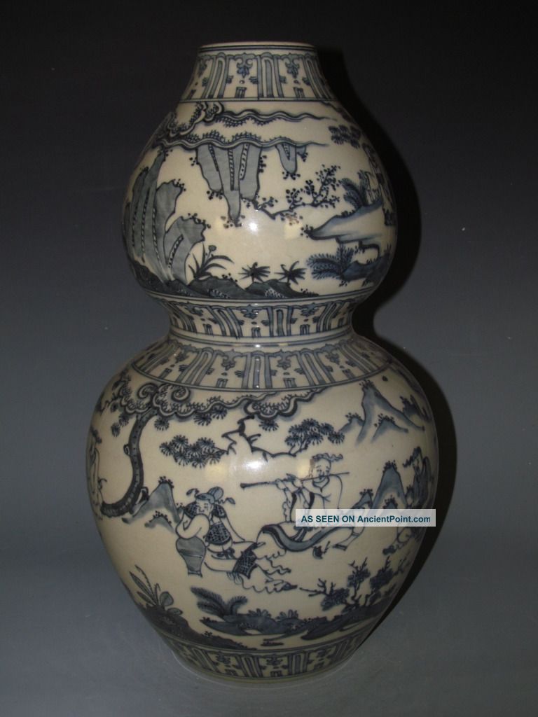 Fine Chinese Blue & White Porcelain Grand Vase Vases photo