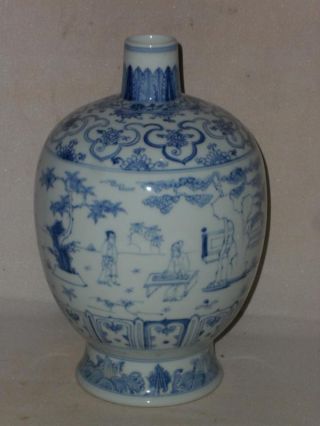 Chinese Blue&white Porcelain Figure Vase photo