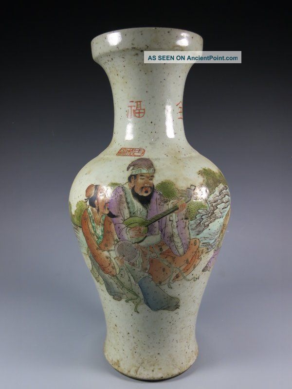 A Stunning Chinese Wucai Porcelain Vase Vases photo