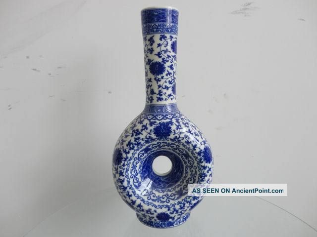 Hole Porcelain Case Blue And White Ceramic Exquisite Old Vases photo