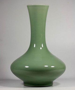 Important Antique Chinese Porcelain Celadon Vase,  19th L photo