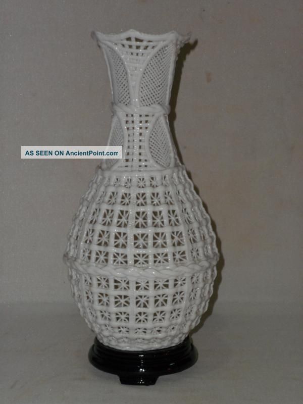 Chinese White Glaze Porcelain Hollow Vase Vases photo