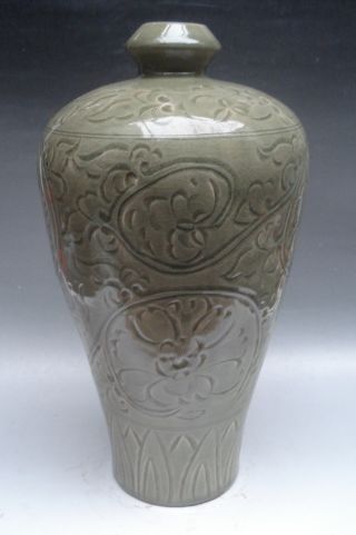 Yue Kiln Glaze Carved Flower Porcelain Vase photo