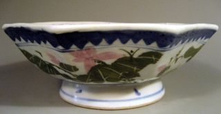 China Chinese Octagonal Shape Porcelain Bowl W/ Green & Pink Floral Decor 20th C photo