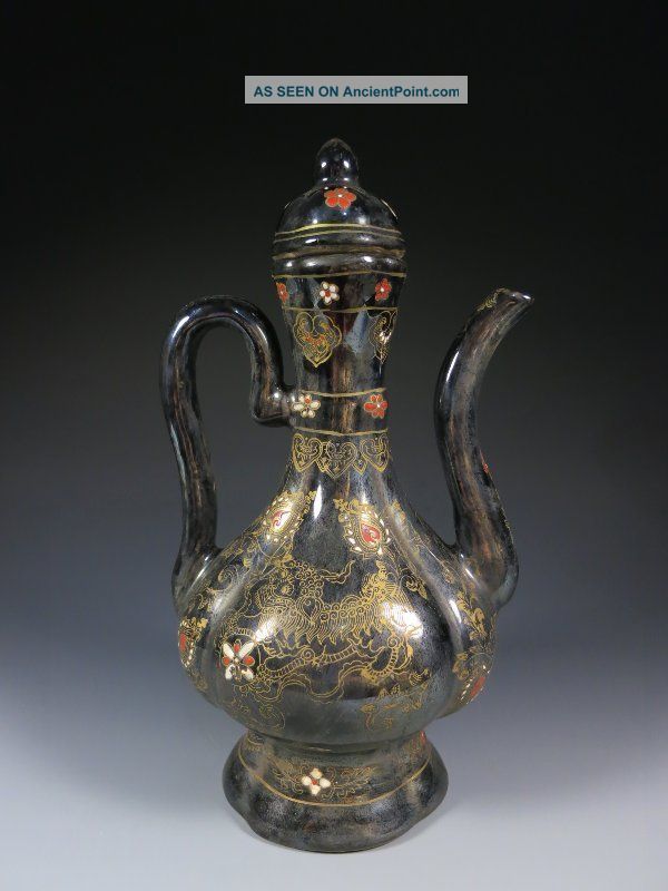 A Stunning Chinese Porcelain Flagon Vases photo