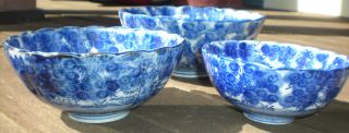 Chinese Export Blue White Porcelain Nesting Bowls 3 Old Flow Blue Floral photo