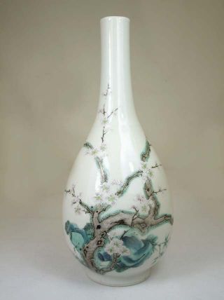 Chinese Qing Tongzhi Period Porcelain Vase,  Plum Blossom W/ Age Crack&mark photo