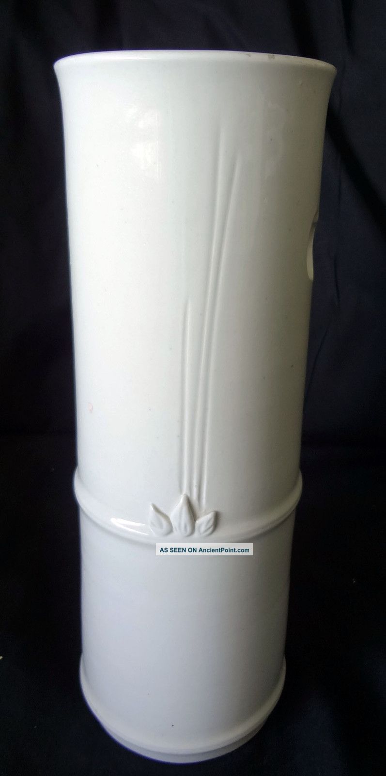 20ct Chinese White Bamboo Design Cylindrical Flower Vase (innm) Vases photo