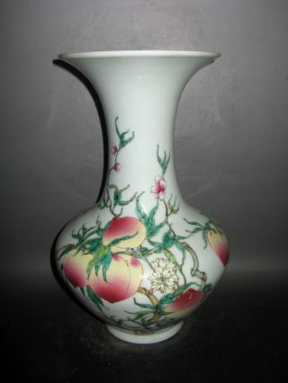 Chinese Old Famille Rose Porcelain Peach Globular Vase photo