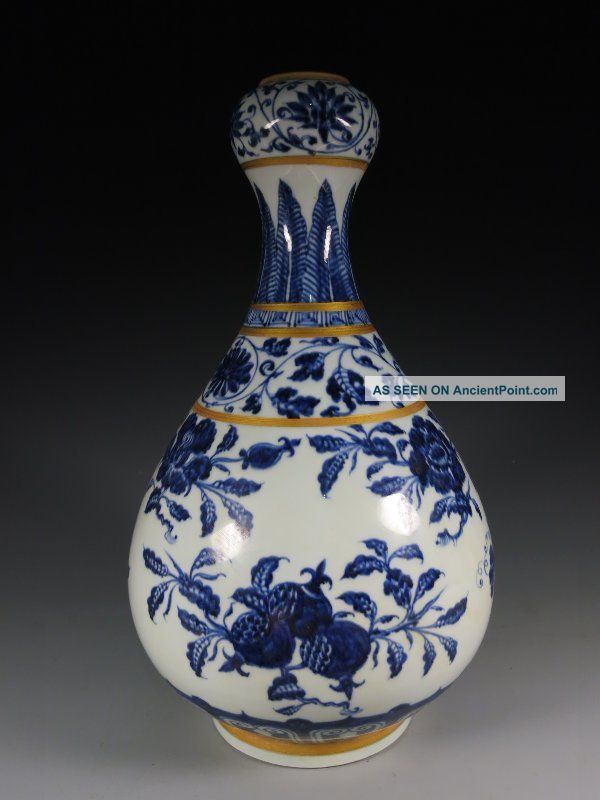 Fine Chinese Blue And White Porcelain Vases Vases photo