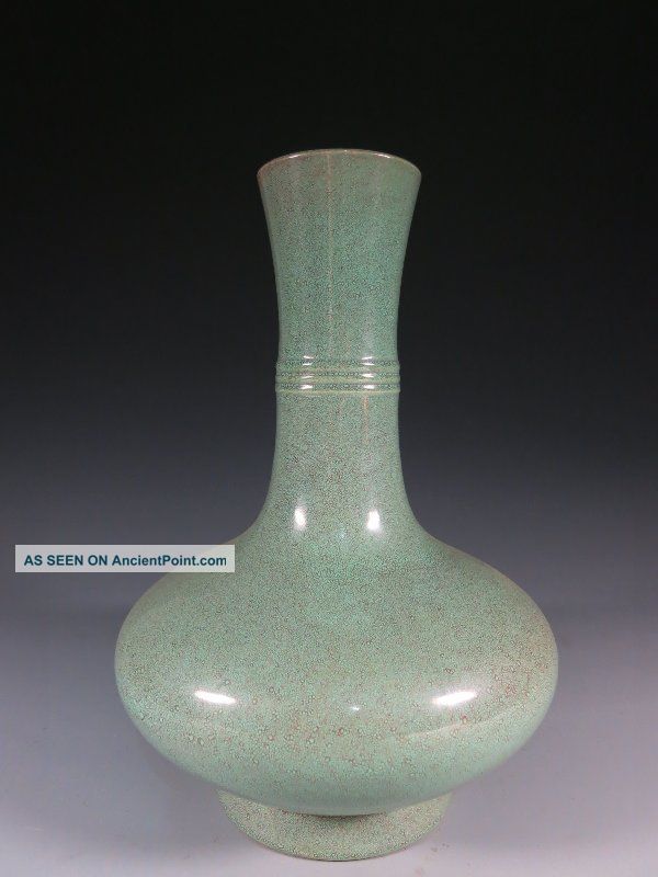 A Stunning Chinese Lujun Glaze Porcelain Vase Vases photo