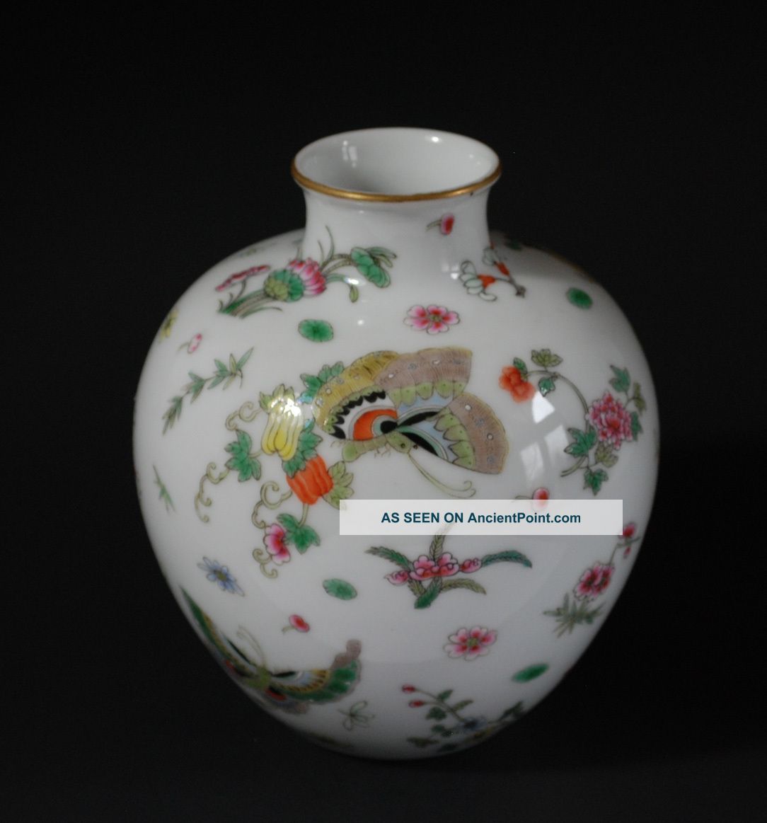 A Well Painted Famille Rose Vase With Butterflies.  Jurentang Mark Vases photo